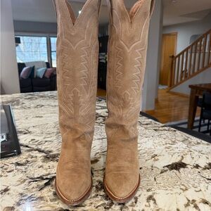 Tecovas - The Abby - Driftwood Suede size 7